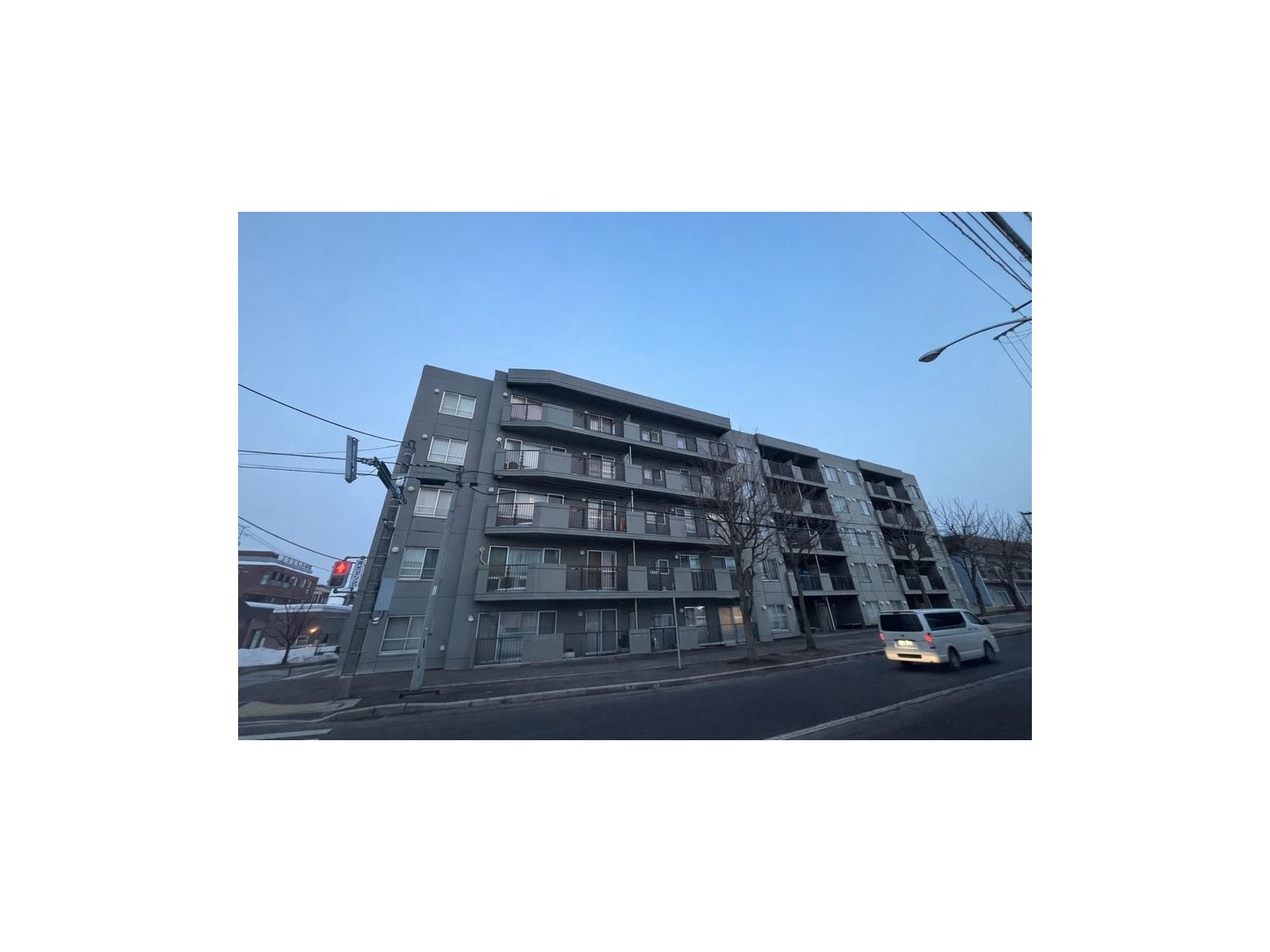 主圖